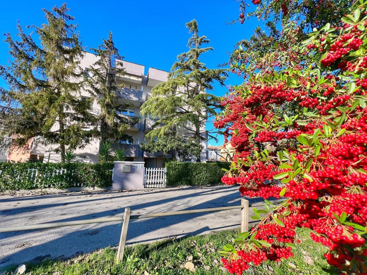 Lovely Apartment A Due Passi Dal Mare Rímini Exterior foto